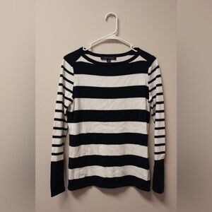 Tommy Hilfiger Navy and White Crewneck